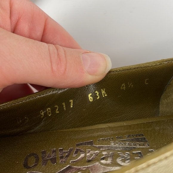 Salvatore Ferragamo | Olive Green Leather Wood Accent Ballet Flats 1970s 4.5 - Picture 12 of 12